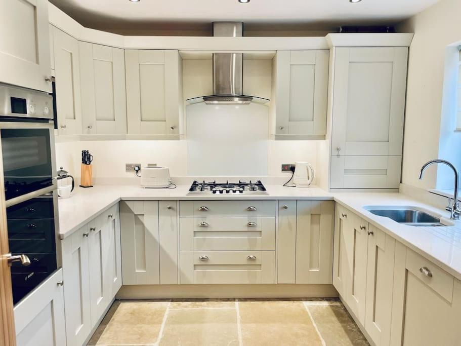 Lion Cottage, Broadway Broadway  Luaran gambar